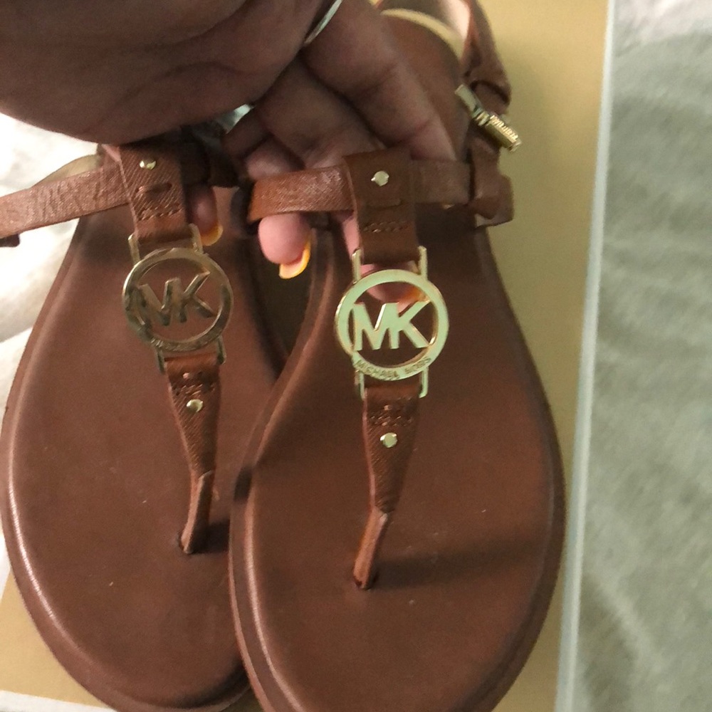 Sondra sandals